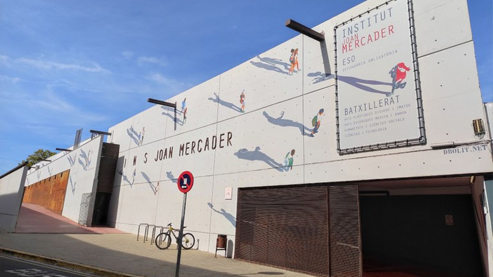Las temperaturas "extremadamente bajas" en un instituto de Barcelona: sin calefacción desde hace un año