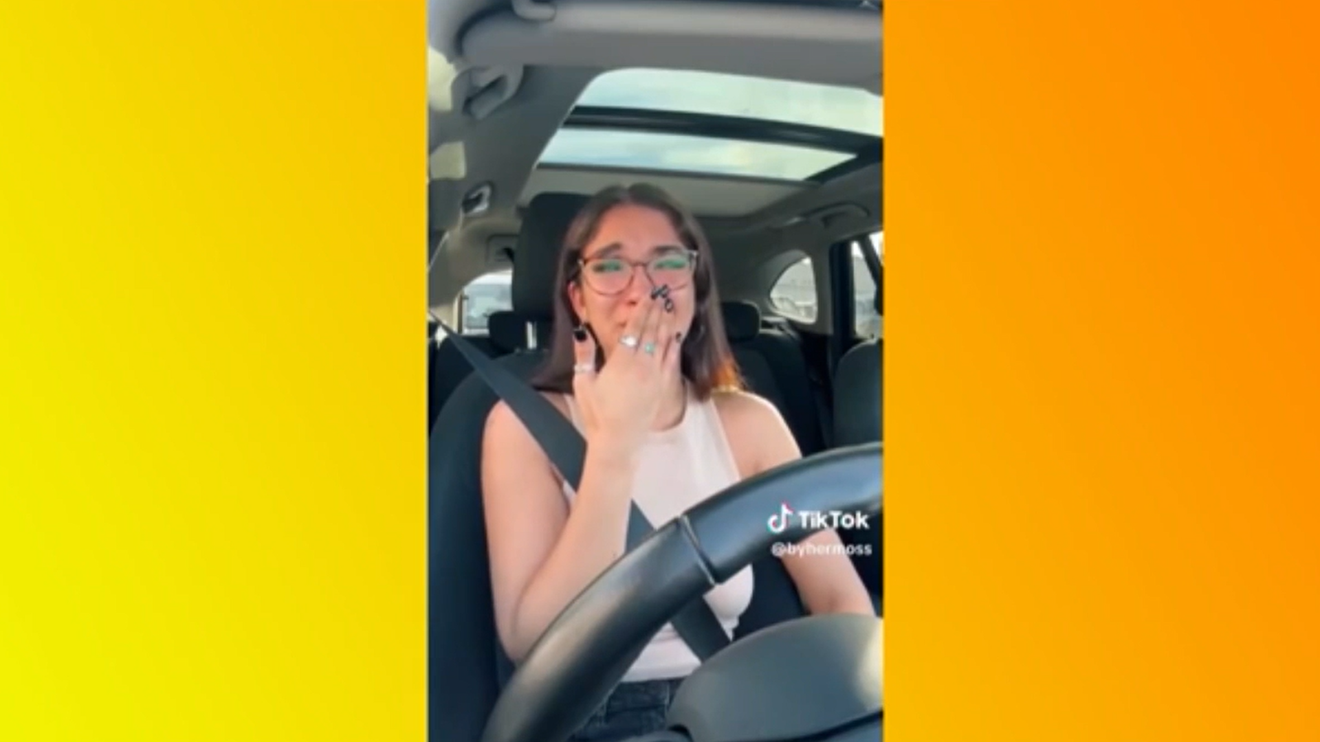 Llorar en redes sociales, un drama bien cotizado: los psicólogos explican qué hay de verdad y de teatralidad en estos vídeos