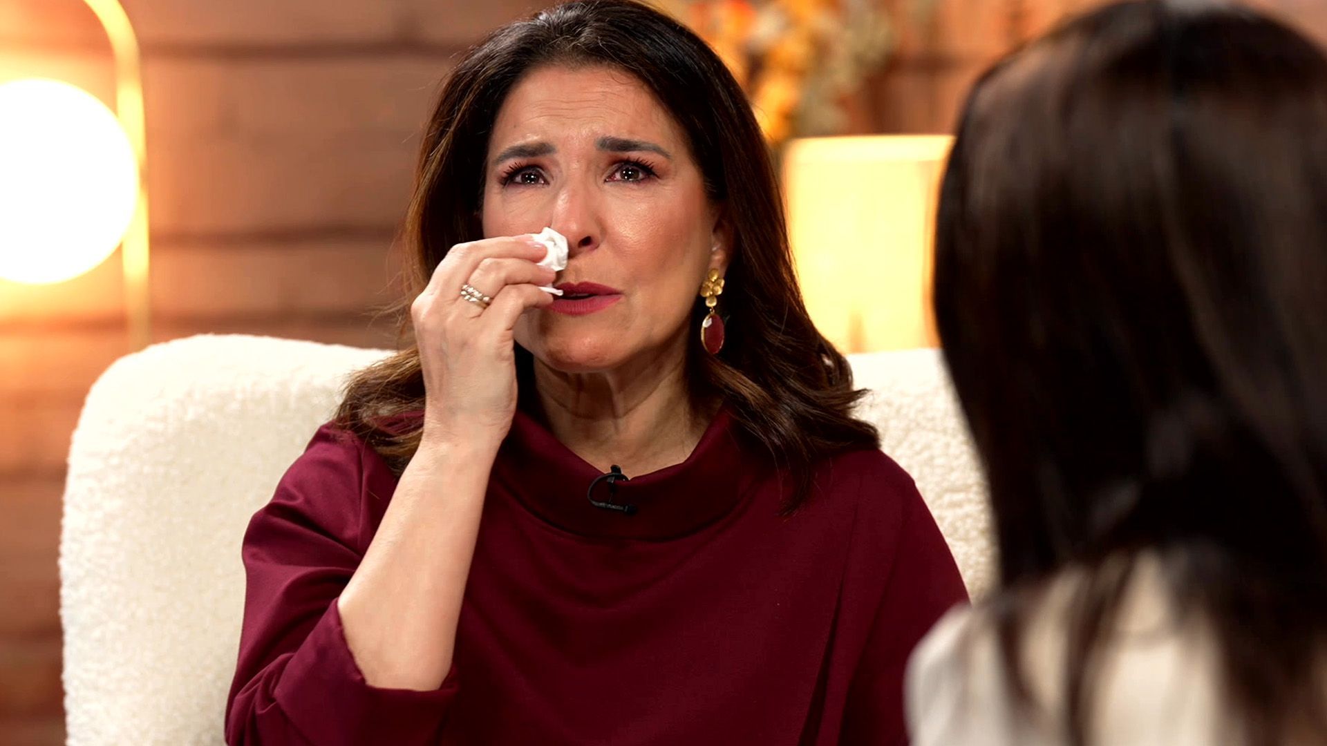 La Ordenatriz rompe a llorar al recordar la muerte de su padre: "Creía que le quería menos"