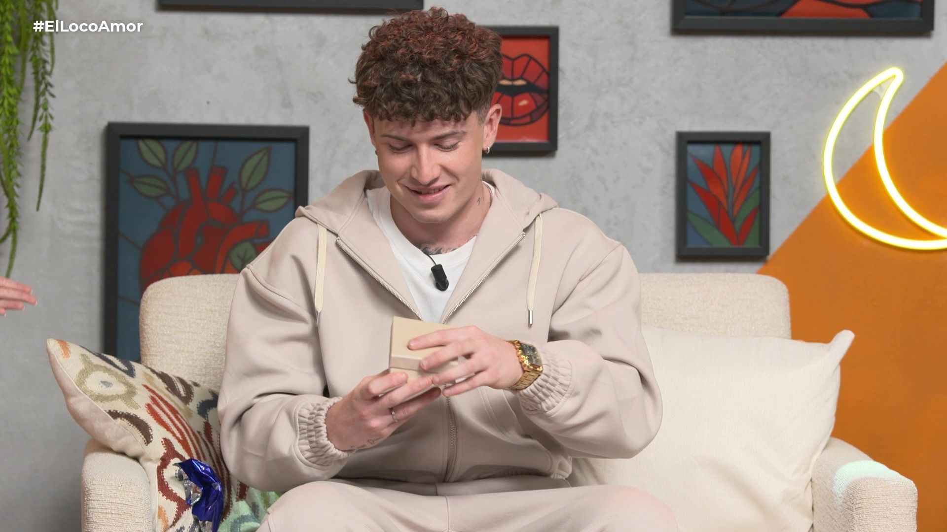 Marc Kitus, feliz con el regalo de su conquistadora