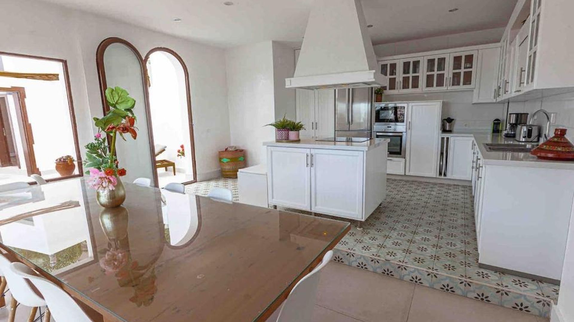 Una de las cocinas de la vivienda de Hanan Alcalde
