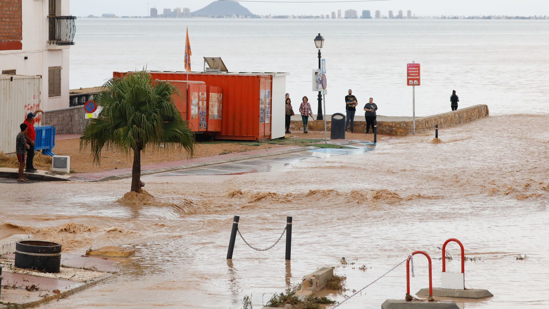 Efectos que las lluvias torrenciales han provocado en Los Alcázares