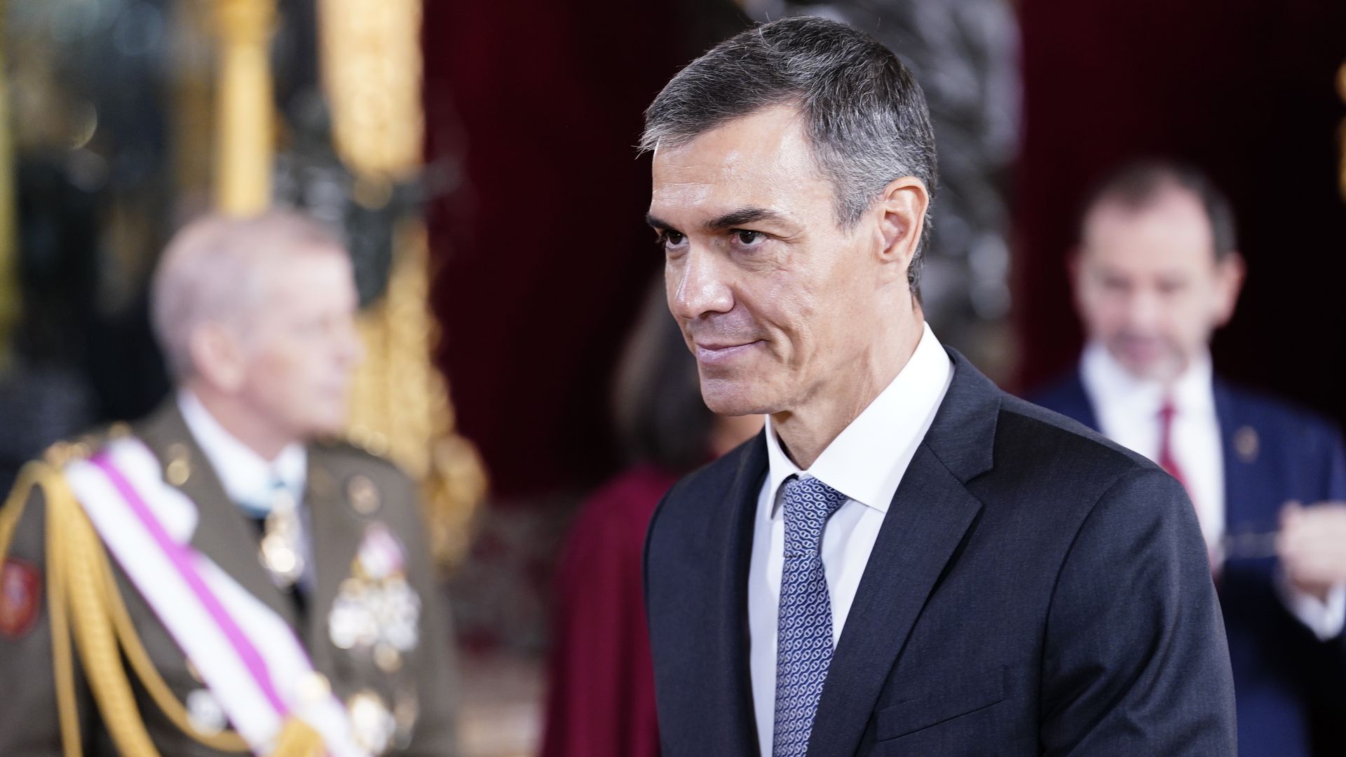 El presidente del Gobierno y secretario general del PSOE, Pedro Sánchez, durante la recepción con motivo del día de la Fiesta Nacional, en el Palacio Real