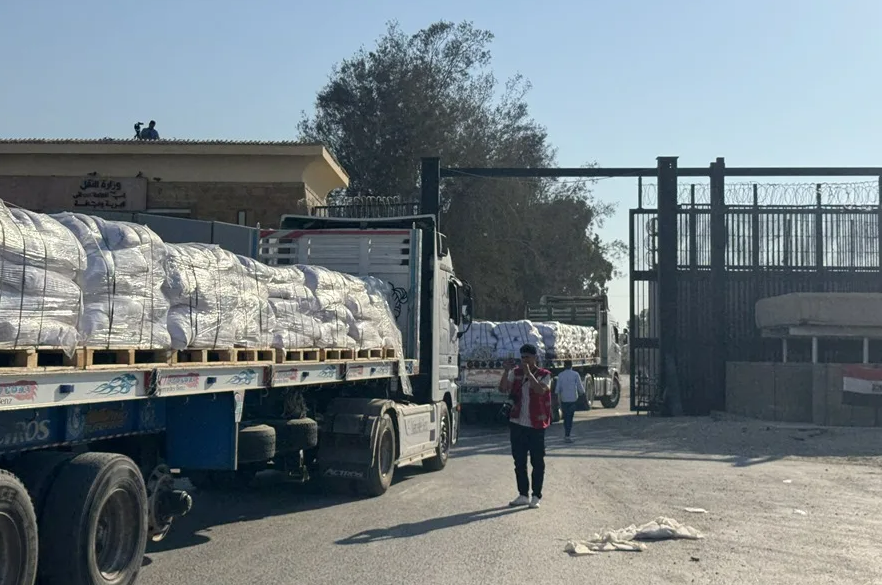 Entrada de camiones en Gaza con ayuda humanitaria