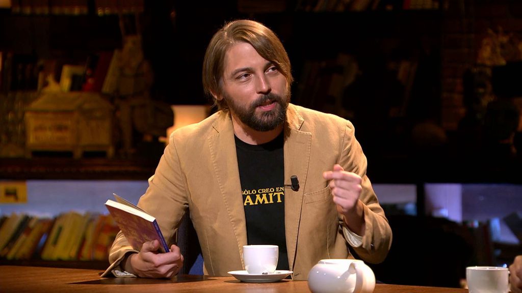 Juan Soto Ivars rescata un libro maldito en 'Cuarto milenio': "Su autor es un auténtico pionero de lo bizarro" Cuarto Milenio Temporada 21 Top Vídeos 685