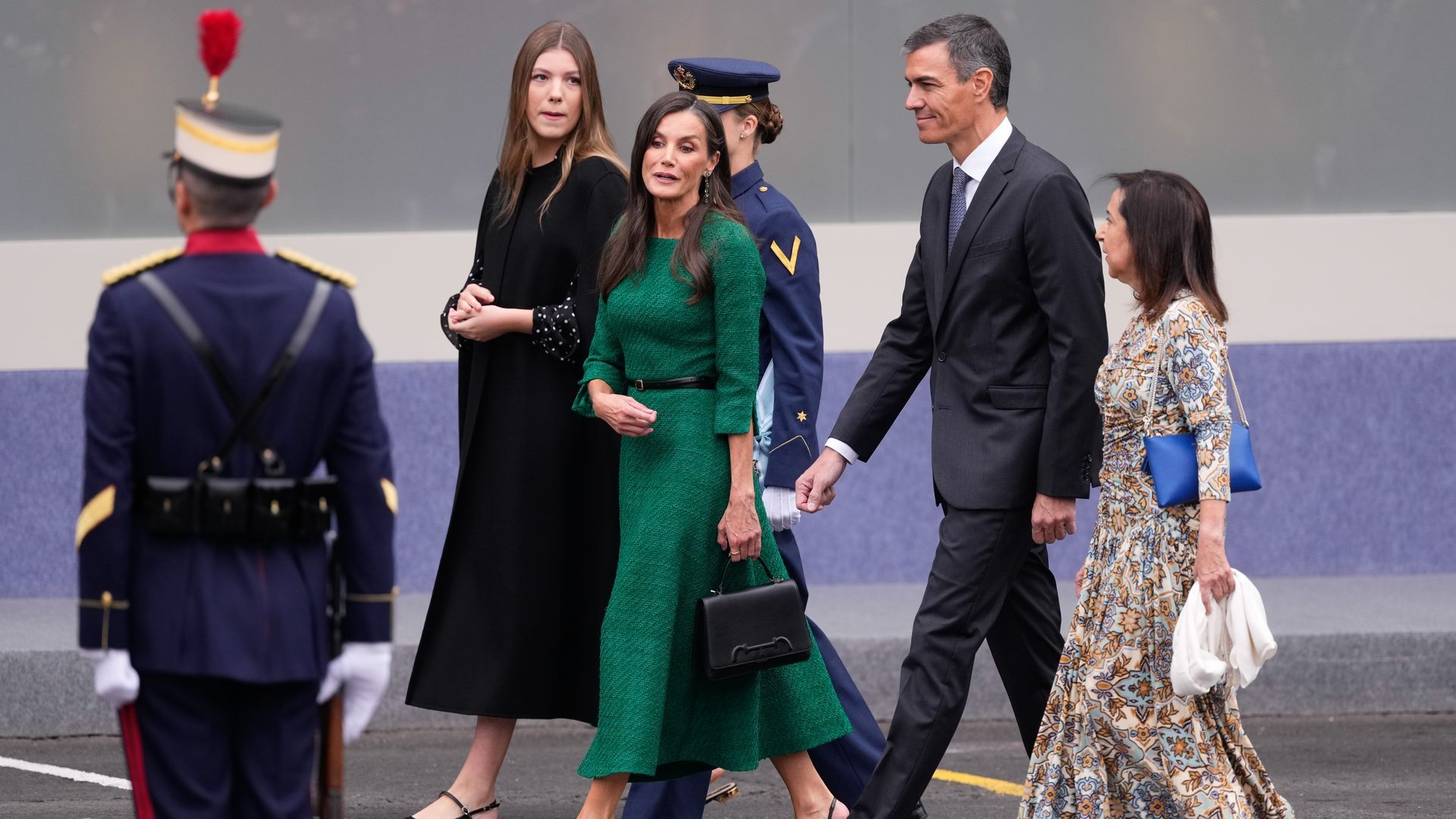 La infanta Sofía, la reina Letizia, la princesa Leonor, Pedro Sánchez y Margarita Robles en el Día de la Hispanidad 2025