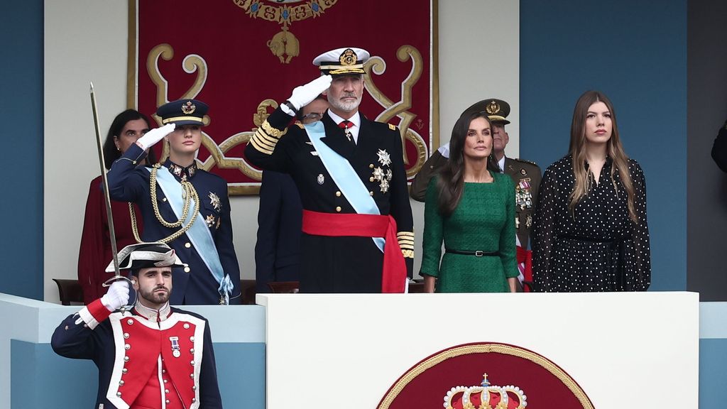 La princesa Leonor, el rey Felipe VI, la reina Letizia y la infanta Sofía en el Día de la Hispanidad