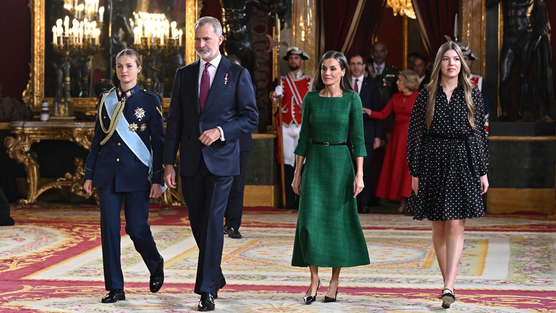 La reina Letizia, el rey Felipe VI, la princesa Leonor y la infanta Sofía a su llegada a la recepción en el Palacio Real de Madrid