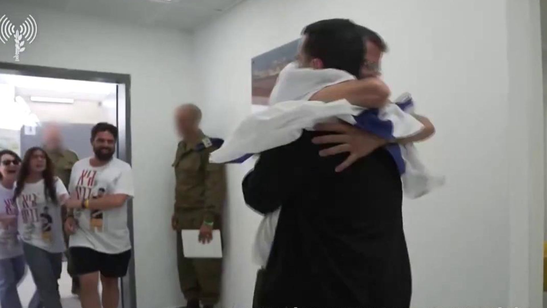 Alegría entre los familiares de los rehenes