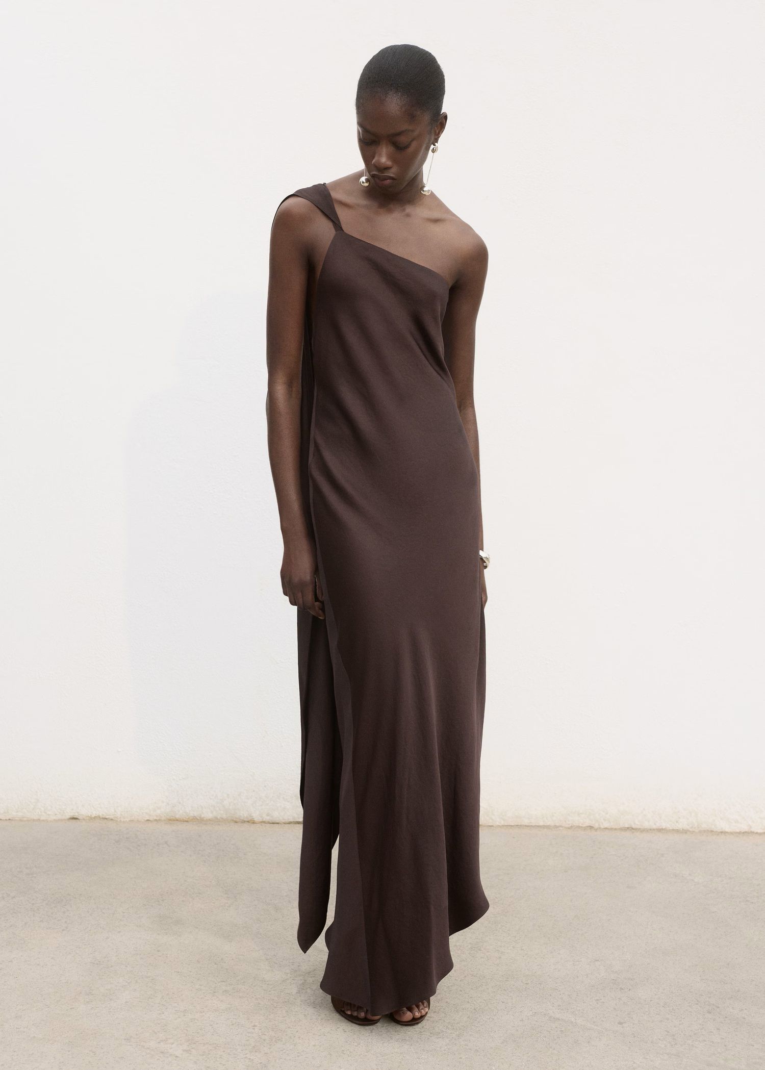 Vestido de invitada marron