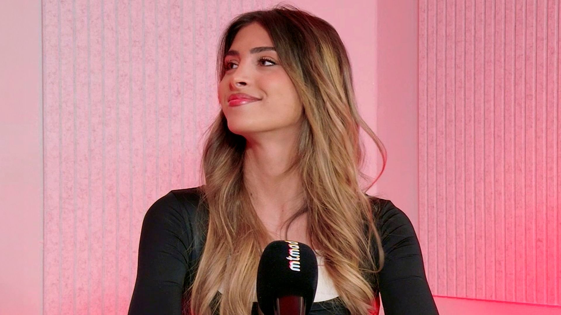 Alba Rodríguez muestra el resultado de su operación de pecho En todas las salsas Temporada 8 Top Vídeos 807