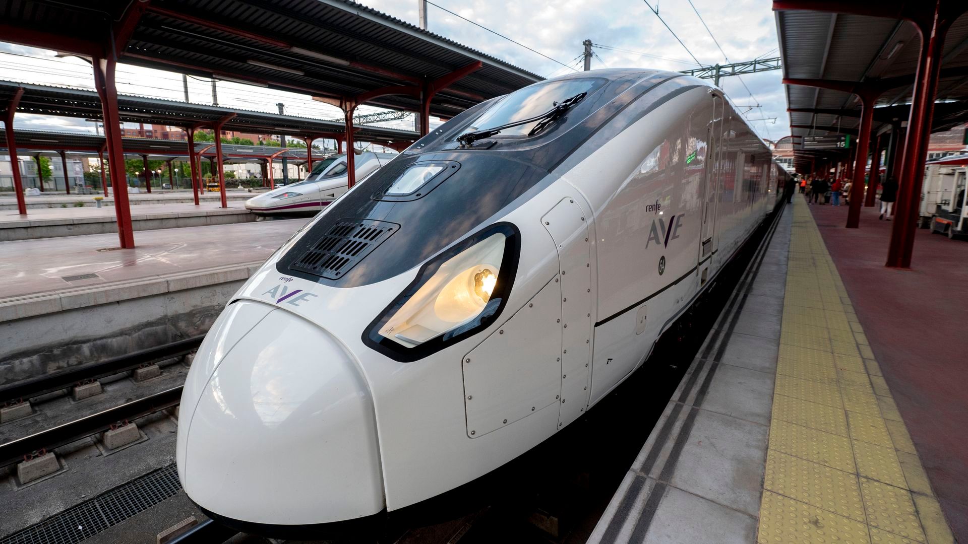 Cortada la línea ferroviaria entre Madrid y Valladolid por el arrollamiento a una persona