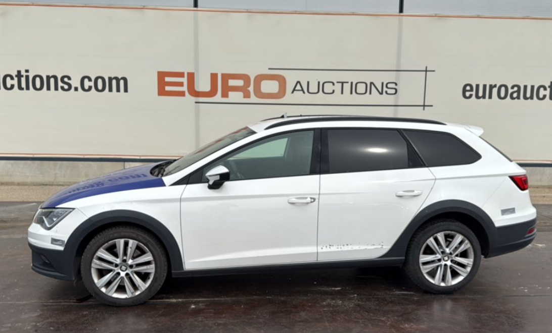 El coche sale a subastas sin distintivos policiales aunque aún quedan vestigios de su pasado