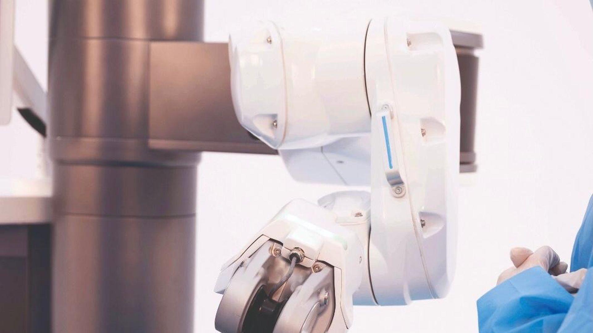 El primer robot quirúrgico de columna 'made in' España y el primero con navegación cinemática para columna