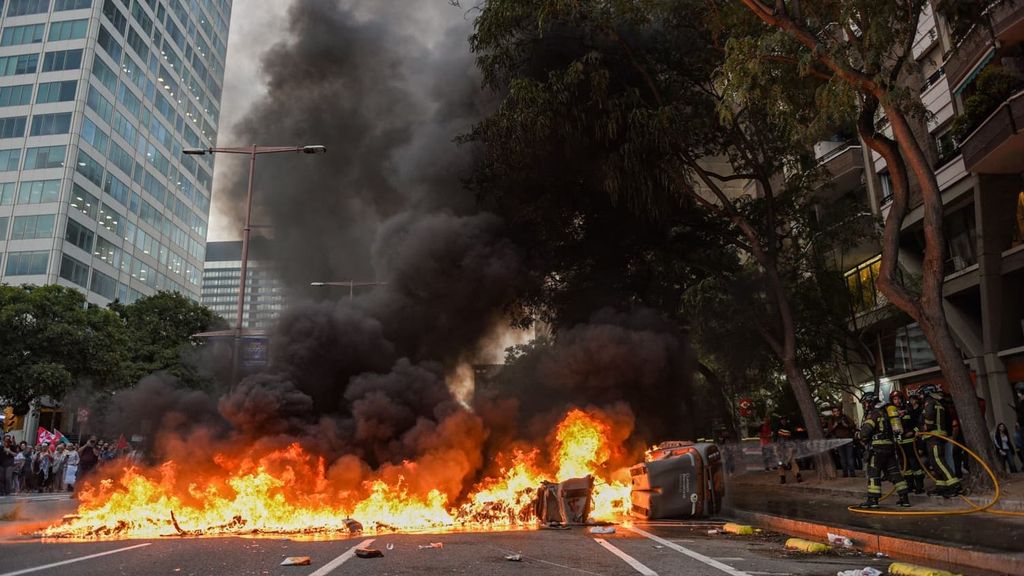 Tensión y cargas en Barcelona durante las protestas por la huelga general por Palestina