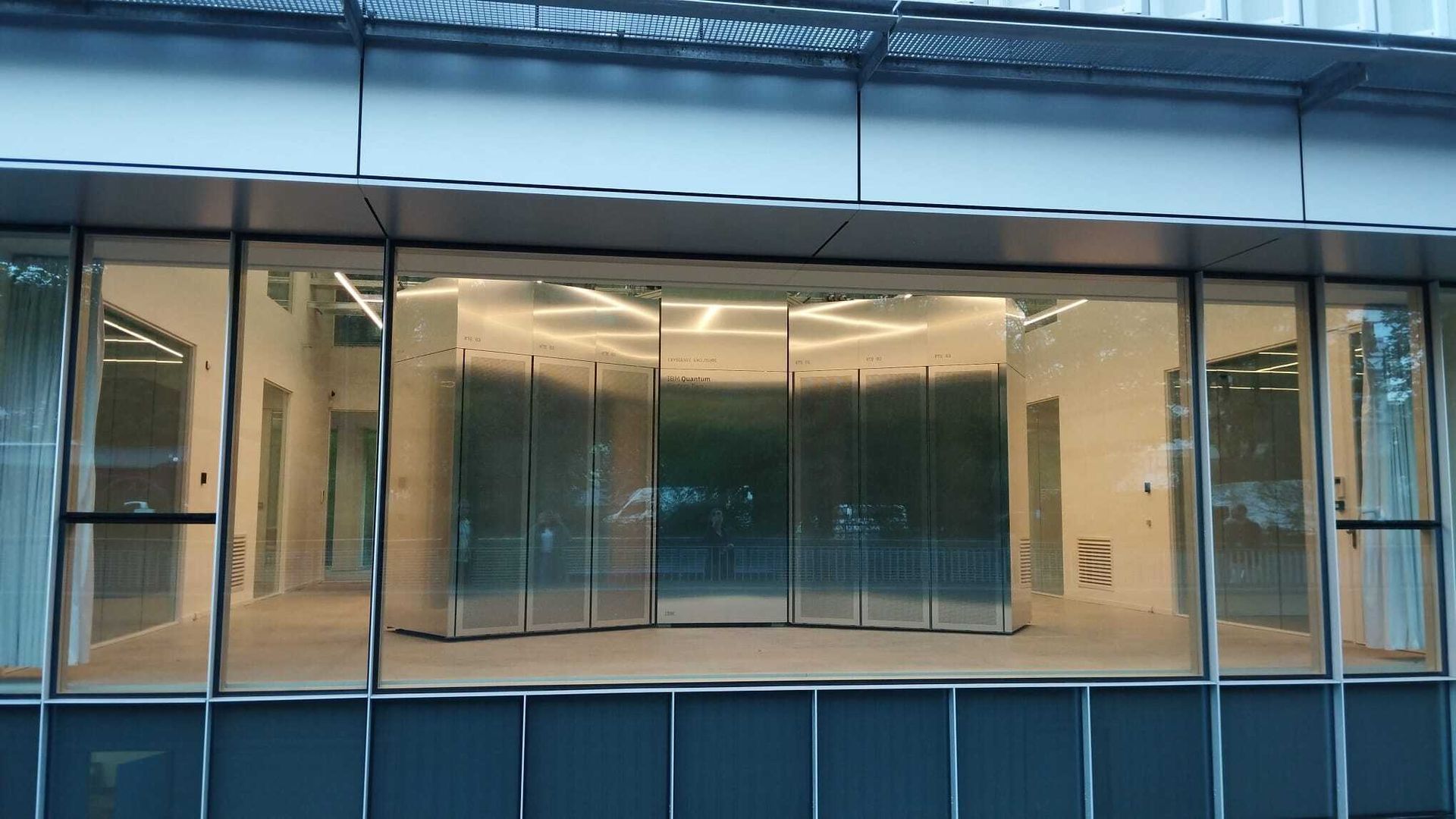 El nuevo 'IBM Quantum System Two' está en el nuevo edificio de Ikerbasque