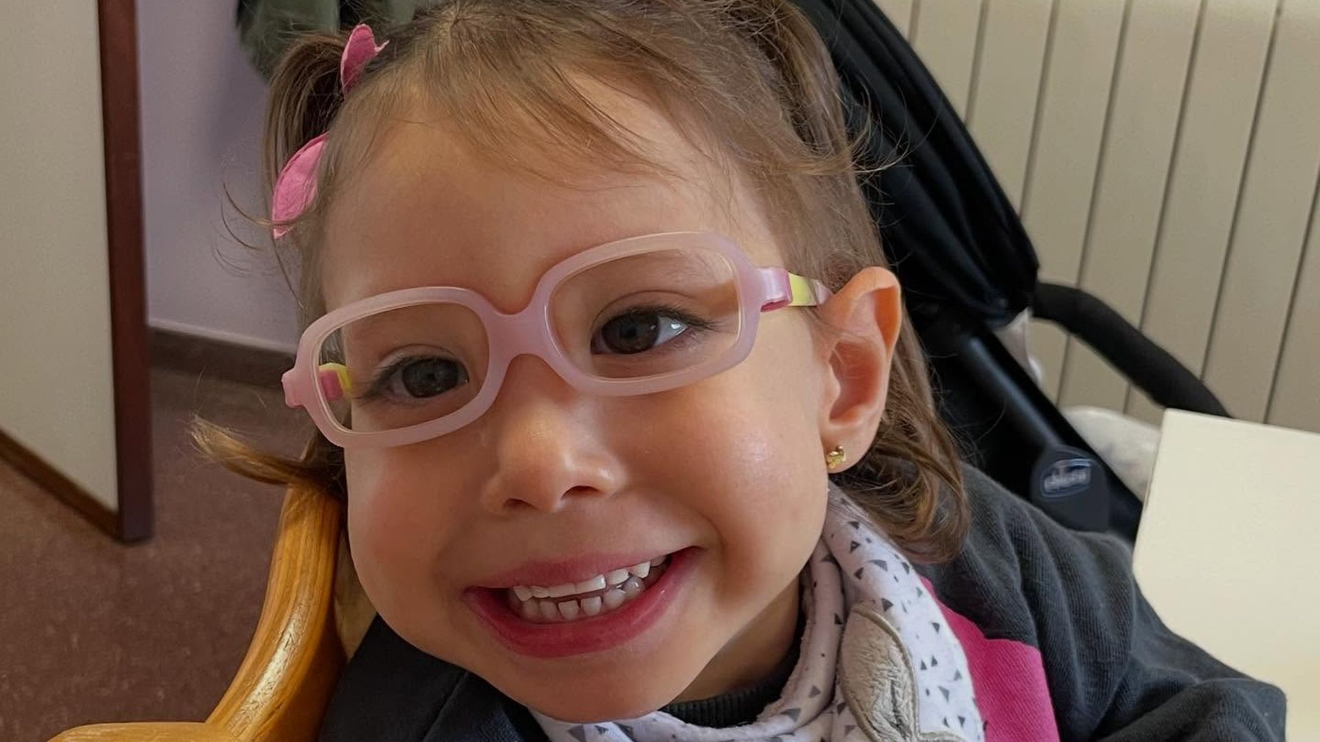 La historia de Inma Menor, una niña de tres años que acaba de descubrir la enfermedad ultra rara que sufre: "Estamos que no nos lo creemos"