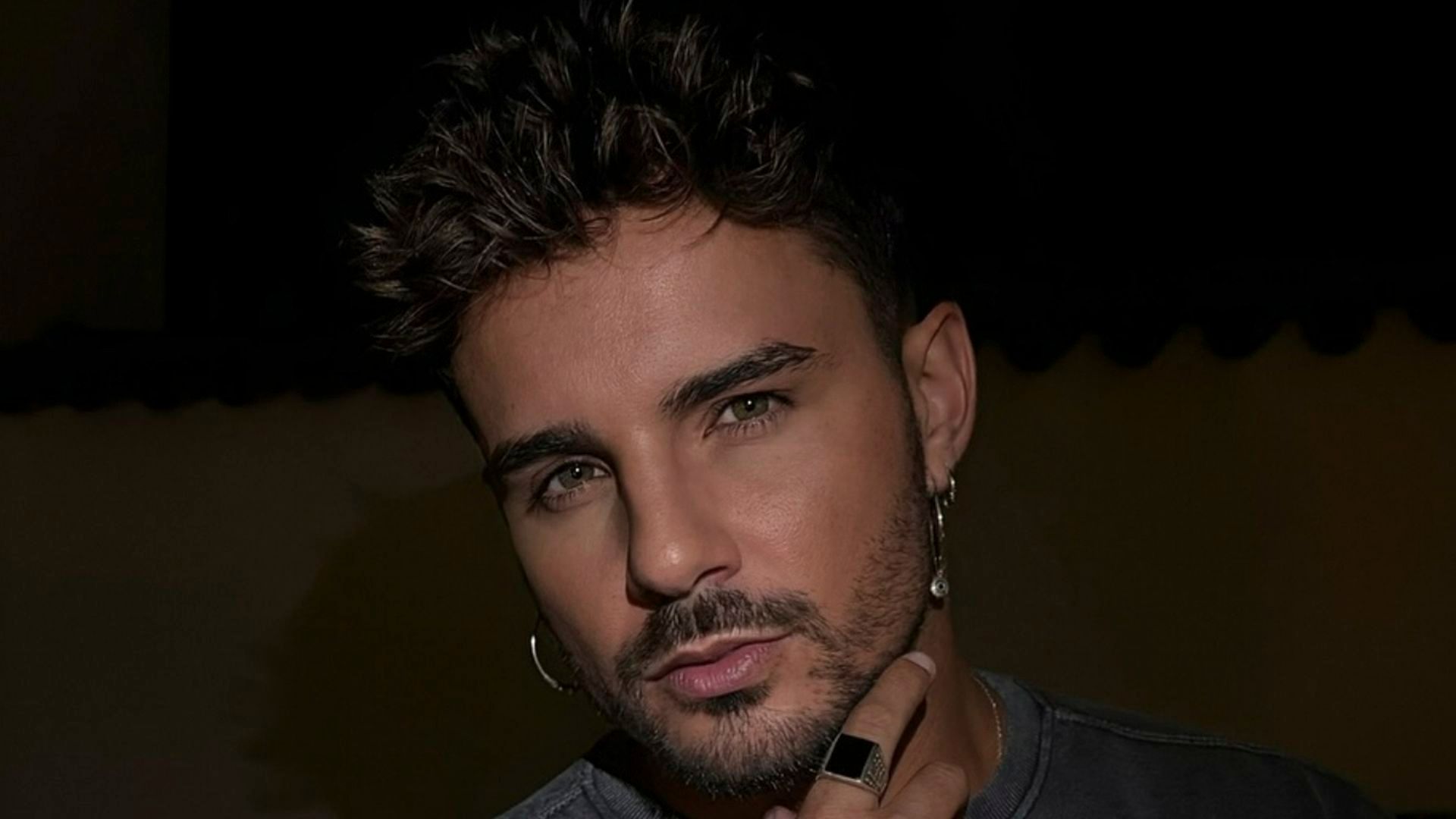 Manu González habla de la situación complicada que atraviesa con Gabriella Hahlingag