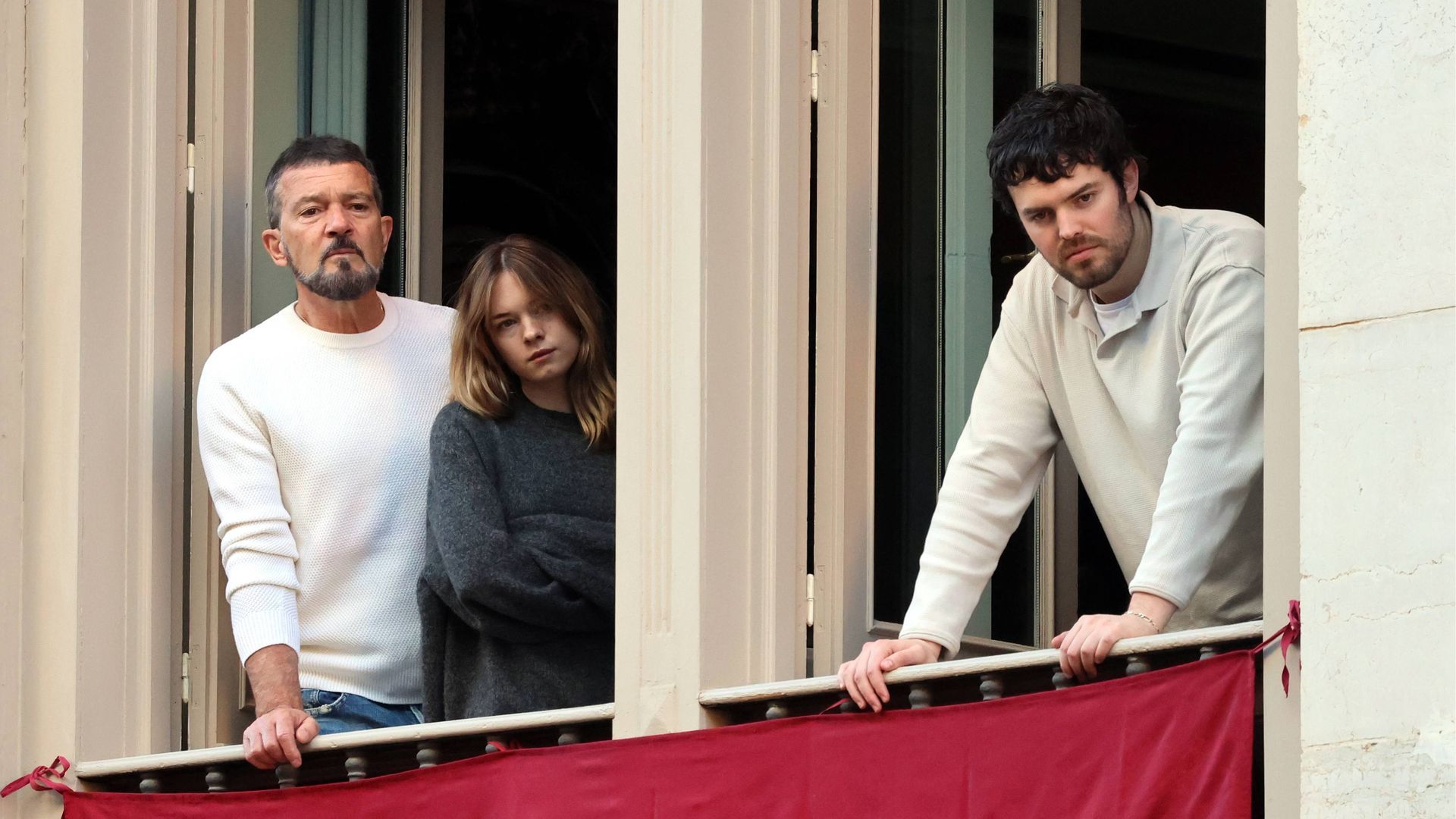 Antonio Banderas, Stella del Carmen y Alex Gruszynski