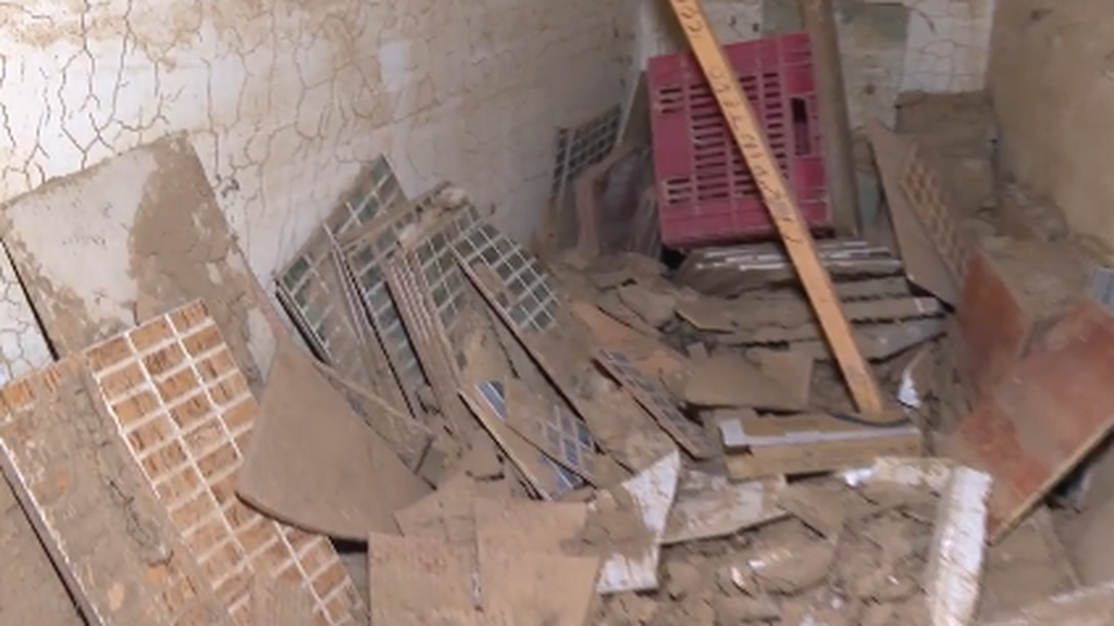 Comienzan las multas por aparcamiento a los vecinos de Massanassa pese a que muchos no tienen sus garajes habilitados tras la DANA