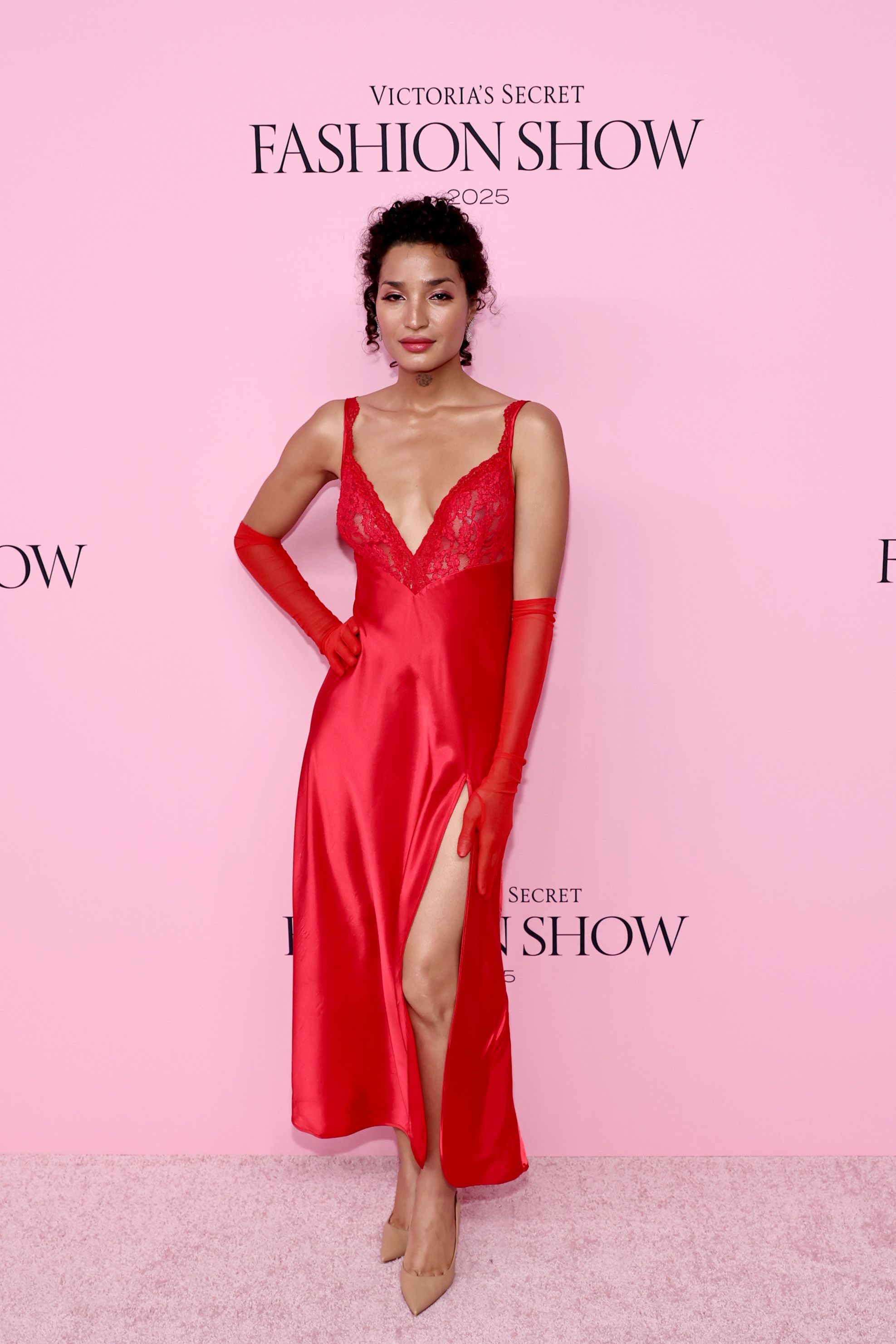 Indya Moore en el Victoria's Secret Fashion Show 2025