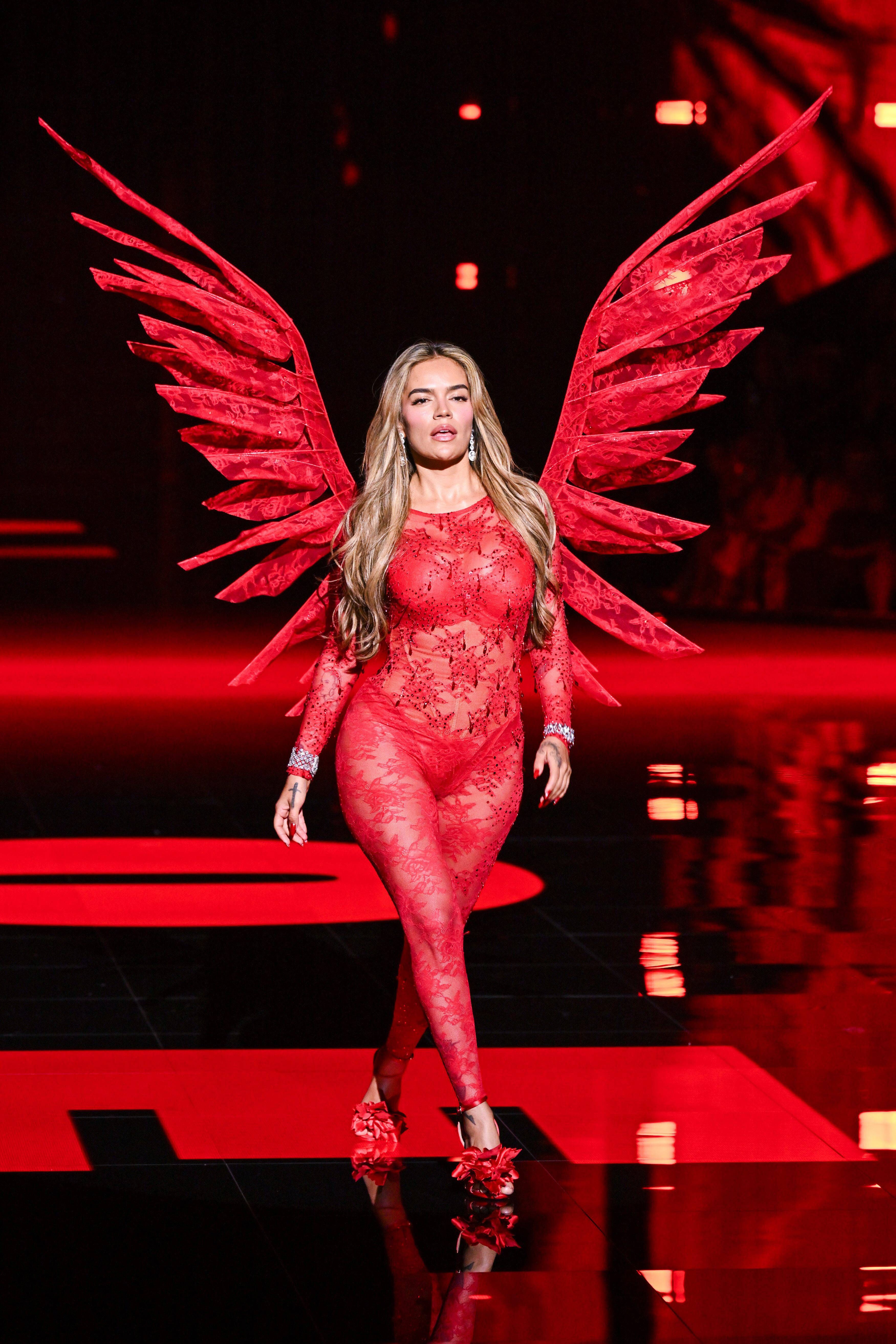 Karol G, convertida en ángel de Victoria's Secret