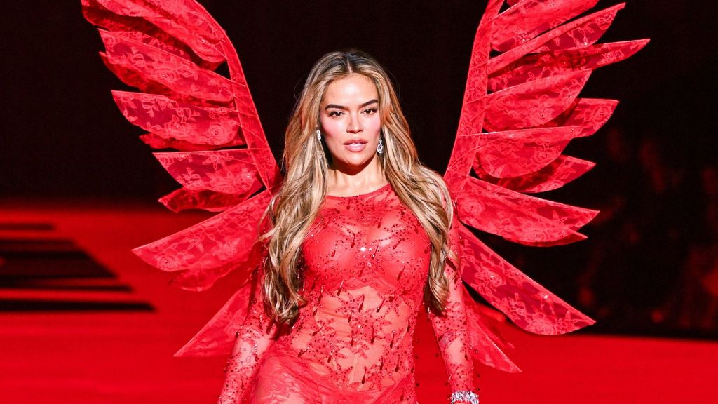 Karol G deslumbra en el desfile de Victoria's Secret