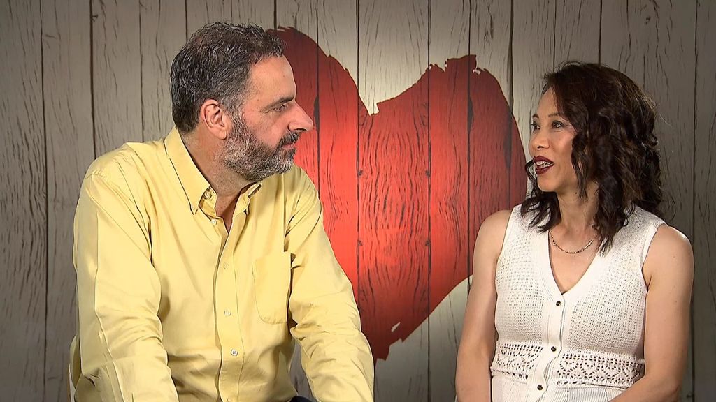 La condición de un soltero de 'First Dates' a su cita tras un difícil encuentro marcado por el idioma: "Vas a tener que hablar más alto"