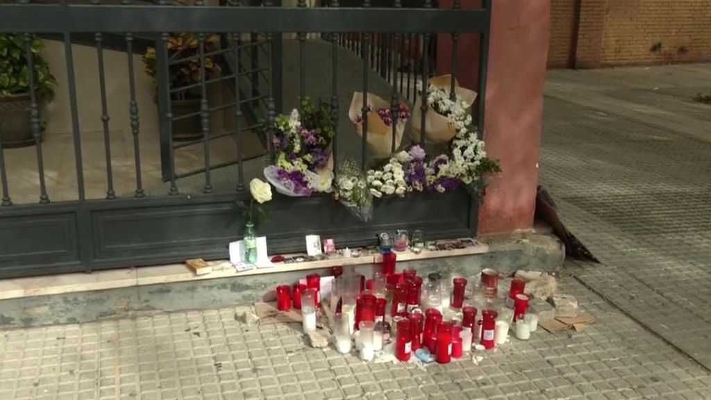 La menor que se suicidó en Sevilla fue cambiada de aula y se cruzaba con sus agresoras: la Junta lleva al colegio a la Fiscalía