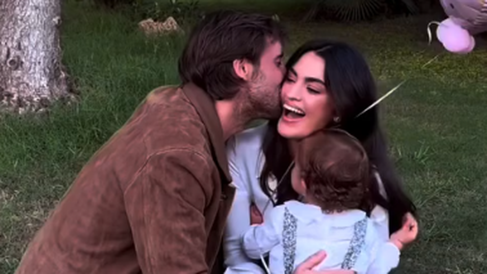Marta Lozano con su novio y su hijo