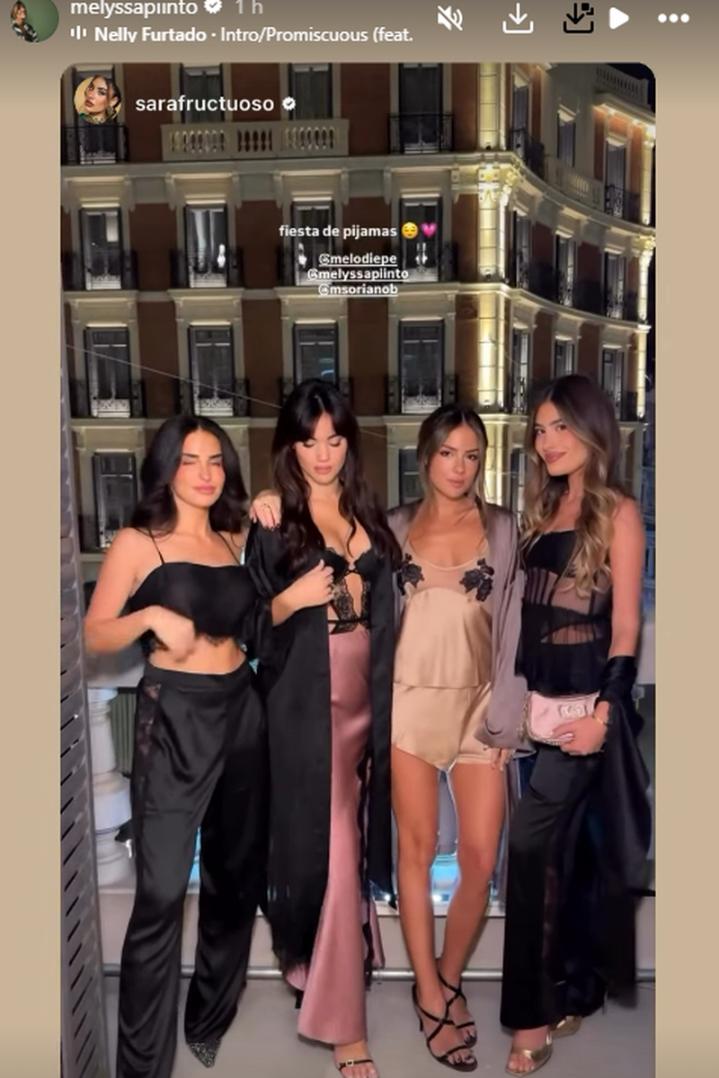 Melyssa Pinto ha posado junto a sus amigas en la noche de la Victoria's Secret Fashion Show 2025