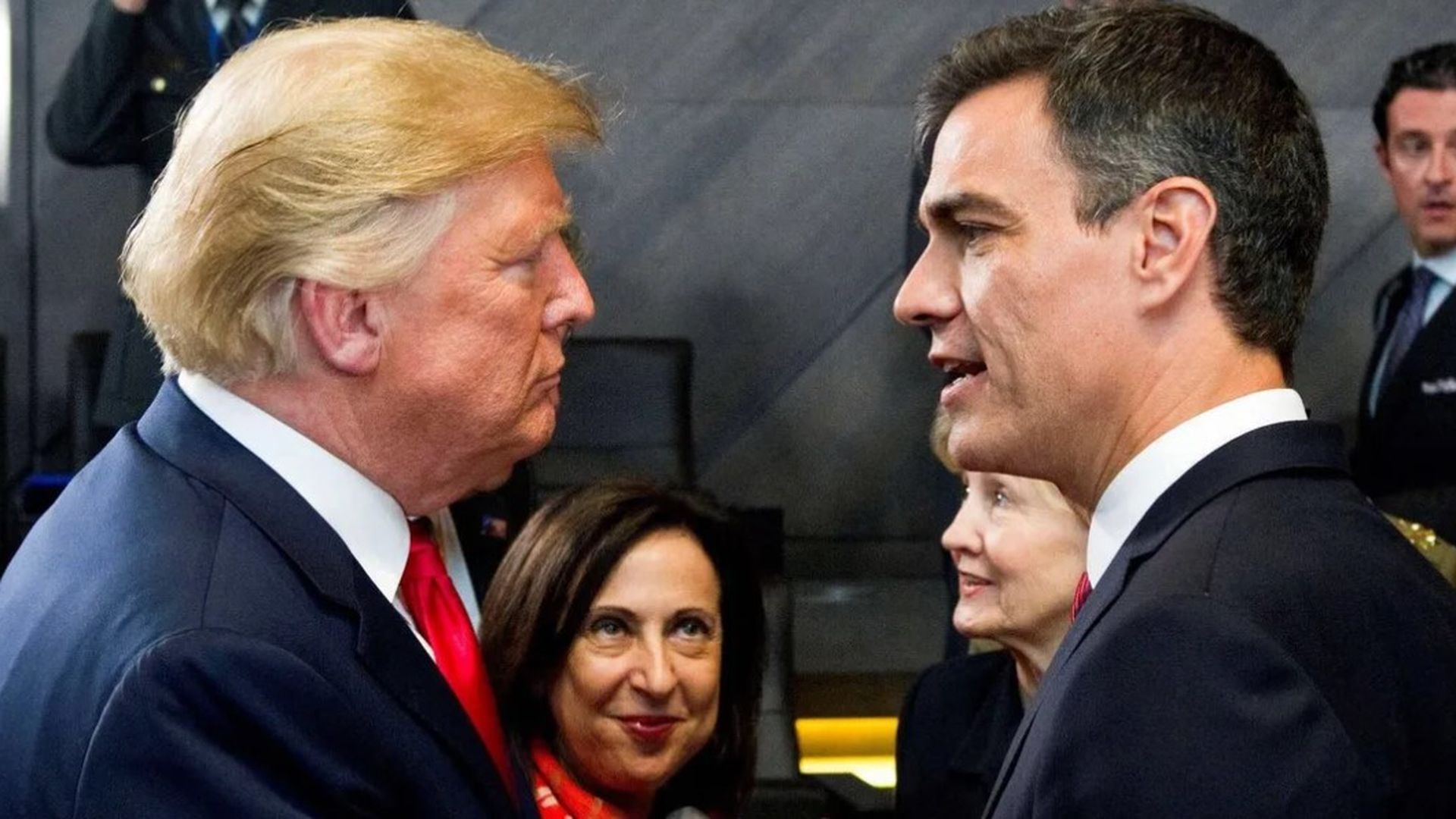 Pedro Sánchez y Donald Trump en una reunión de la OTAN en 2018