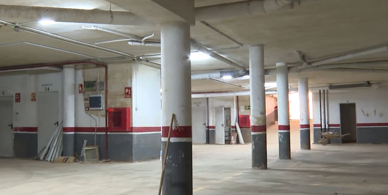 Uno de los garajes cerrados en Massanassa