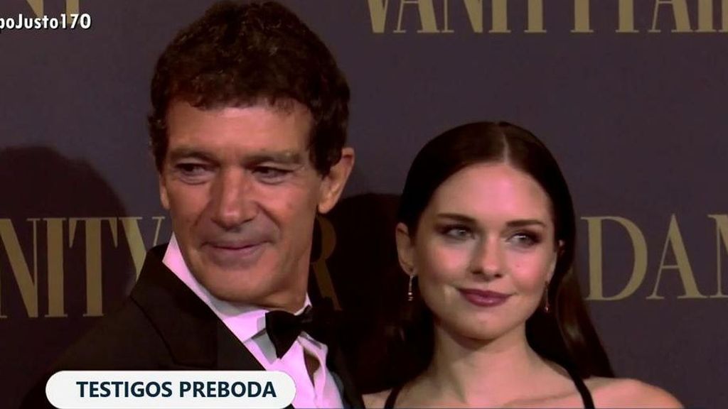 Un testigo de la cena previa a la boda de la hija de Antonio Banderas desvela todos los detalles: “Se abrazaron muy cariñosos”