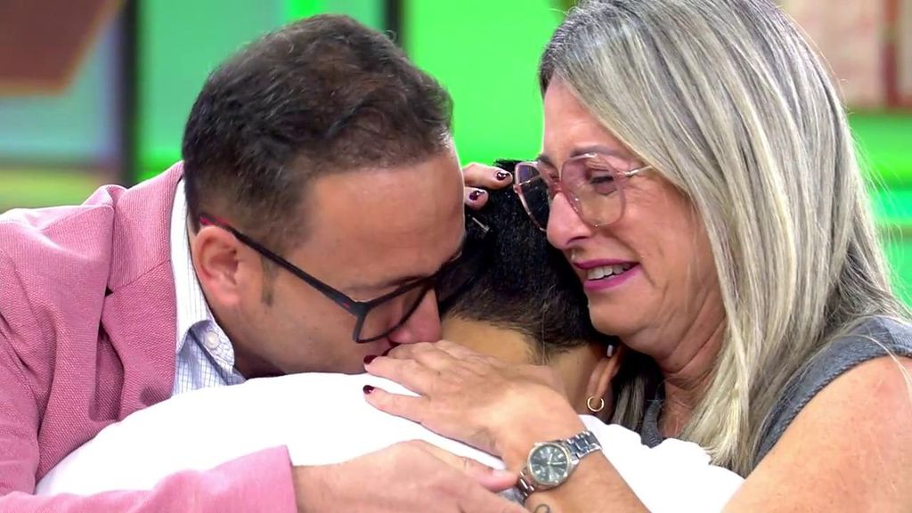 Una leyenda del fútbol decide sorprender al matrimonio español que la acogió: "Me enseñasteis el verdadero significado de la palabra familia"