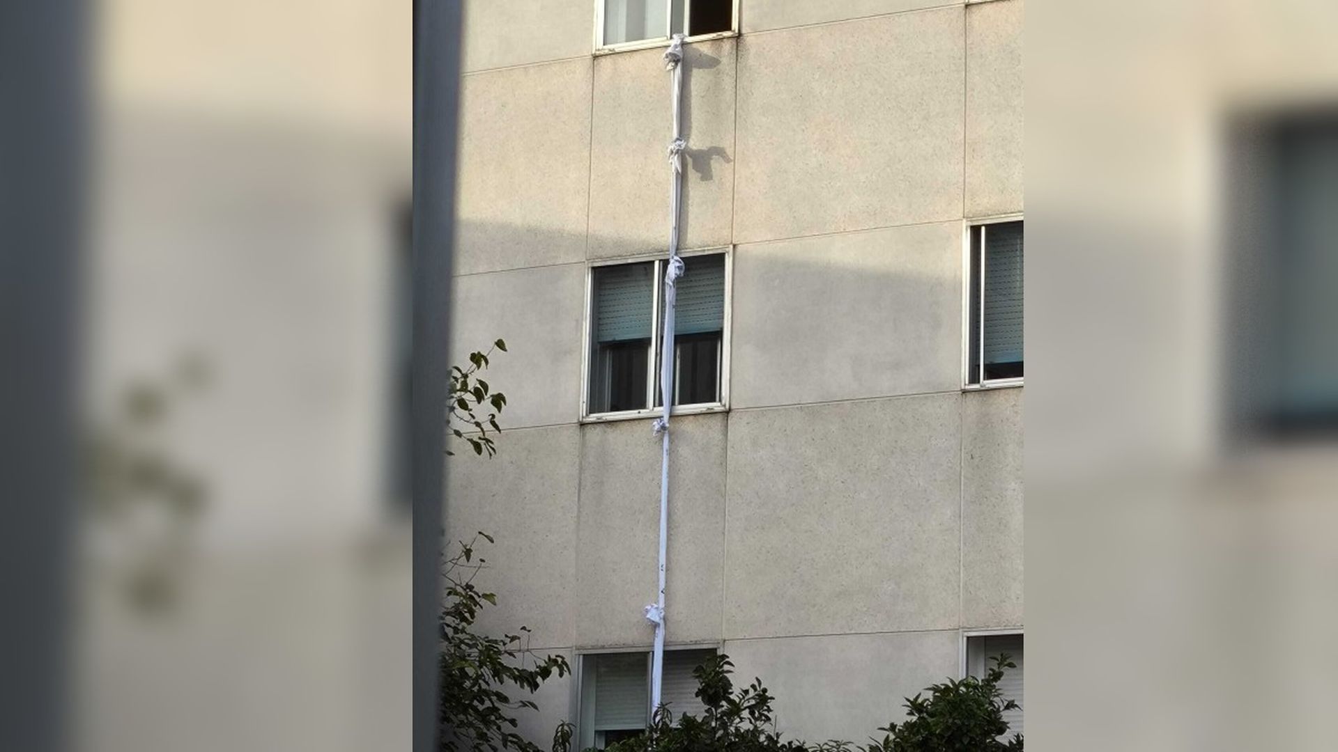 El preso escapó del hospital de Jerez descolgándose por la ventana