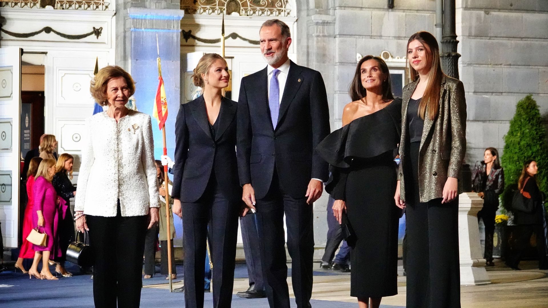 La reina Sofía, Leonor, el rey Felipe VI, la reina Letizia y la infanta Sofía en los Premios Princesa de Asturias 2024