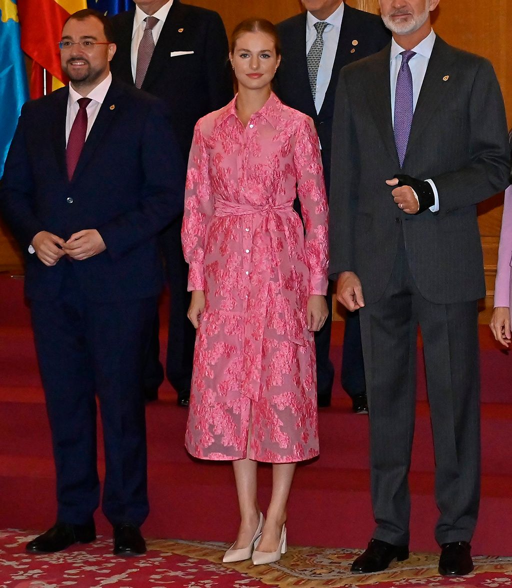 Leonor en la audiencia con los premiados de los Premios Princesa de Asturias de 2023