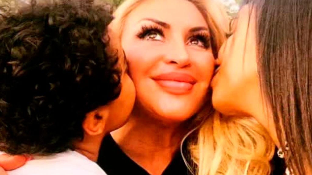 Raquel Mosquera y sus dos hijos