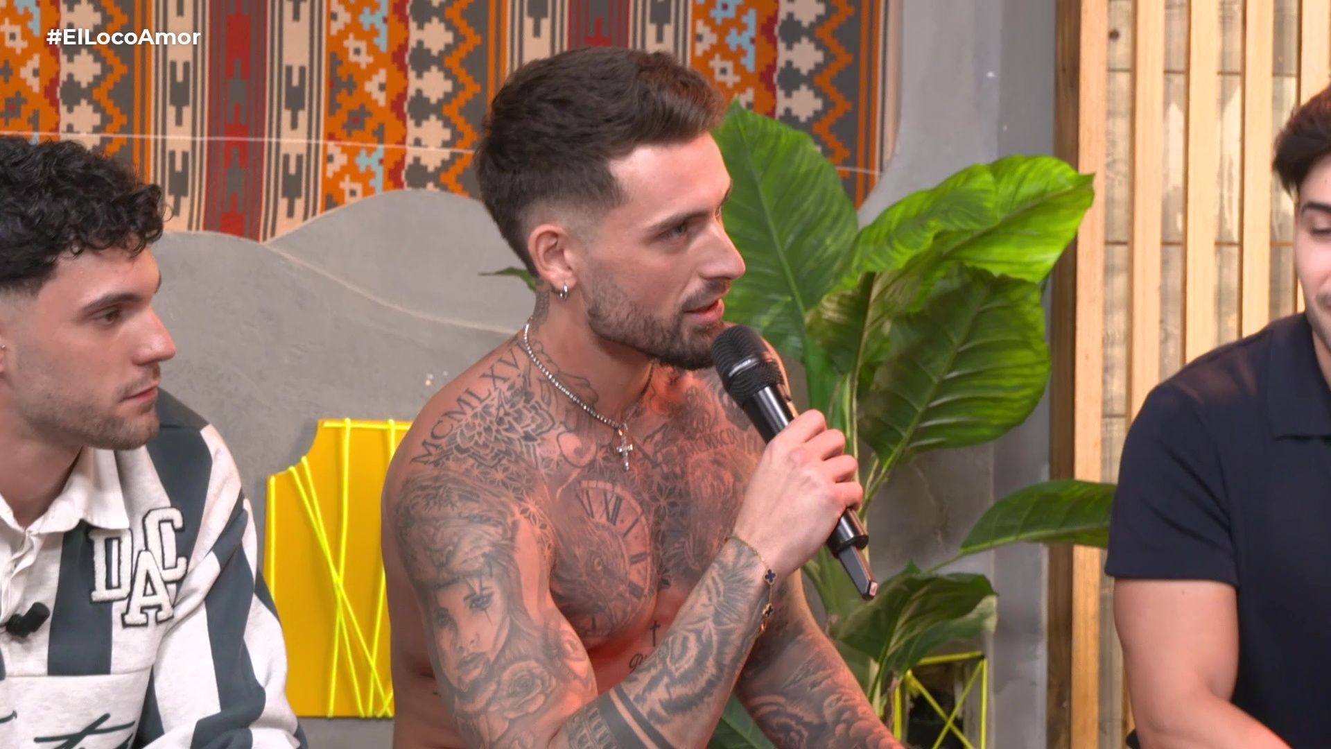 Reche se queda en toalla para demostrarle a Fátima que no "hizo nada" en el local de intercambio de parejas: "Fue una decisión random"