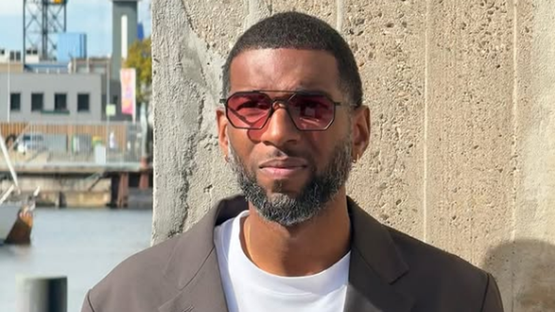 Ryan Babel narra el "infierno" que vivió al alquilarle su casa a Drenthe: no pagaba y construyó una discoteca sin permiso