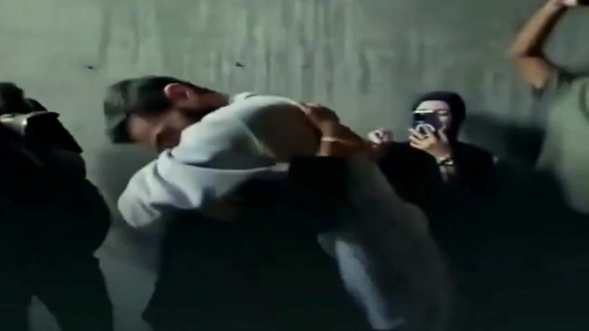 El conmovedor reencuentro de un fotoperiodista de Gaza con su familia tras ser liberado por Israel: creía que estaban muertos El conmovedor reencuentro de un fotoperiodista de Gaza con su familia tras ser liberado por Israel: creía que estaban muertos