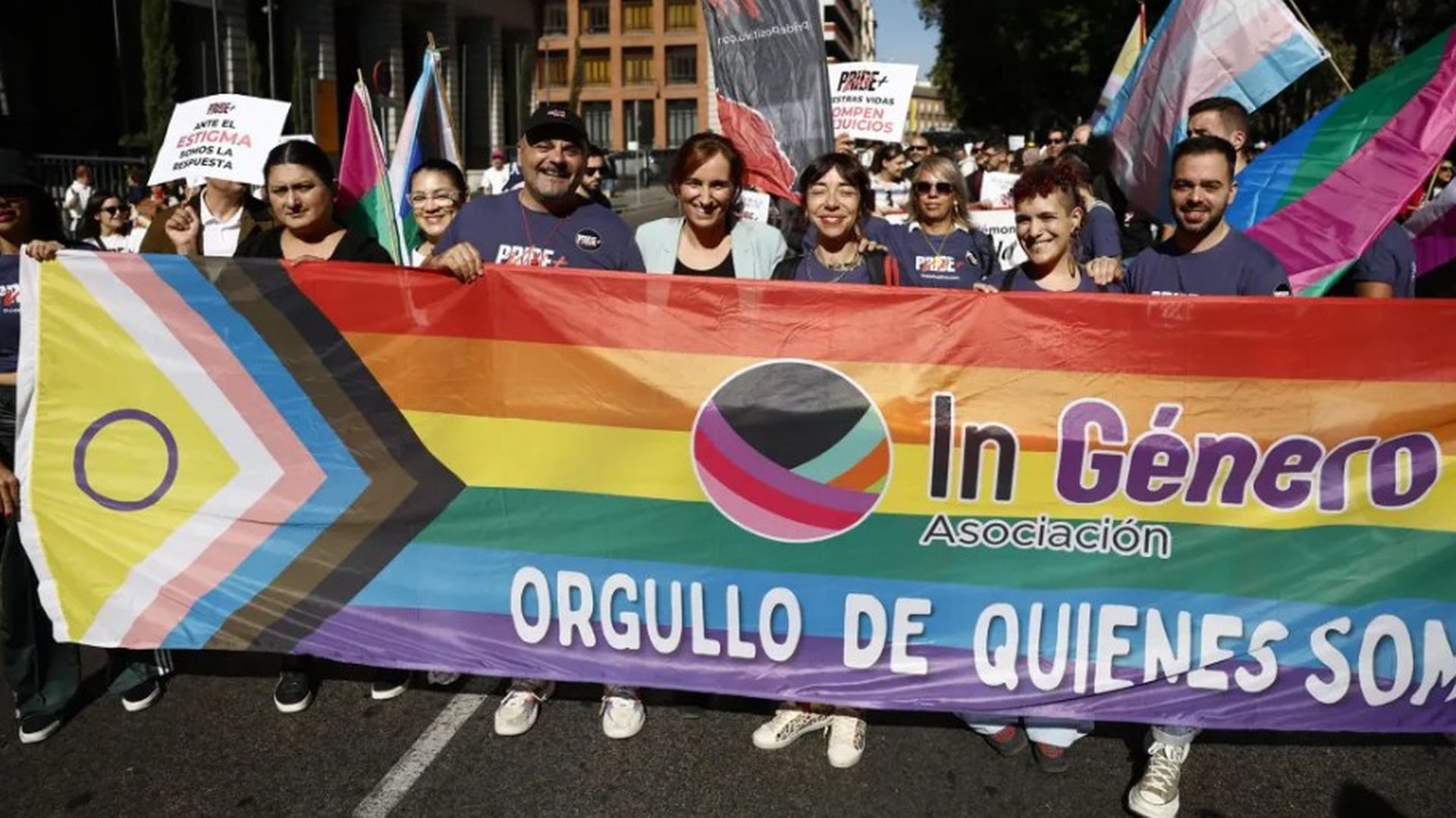 La ministra de Sanidad, Mónica García, participa en la cuarta Marcha Positiva celebrada por Cesida