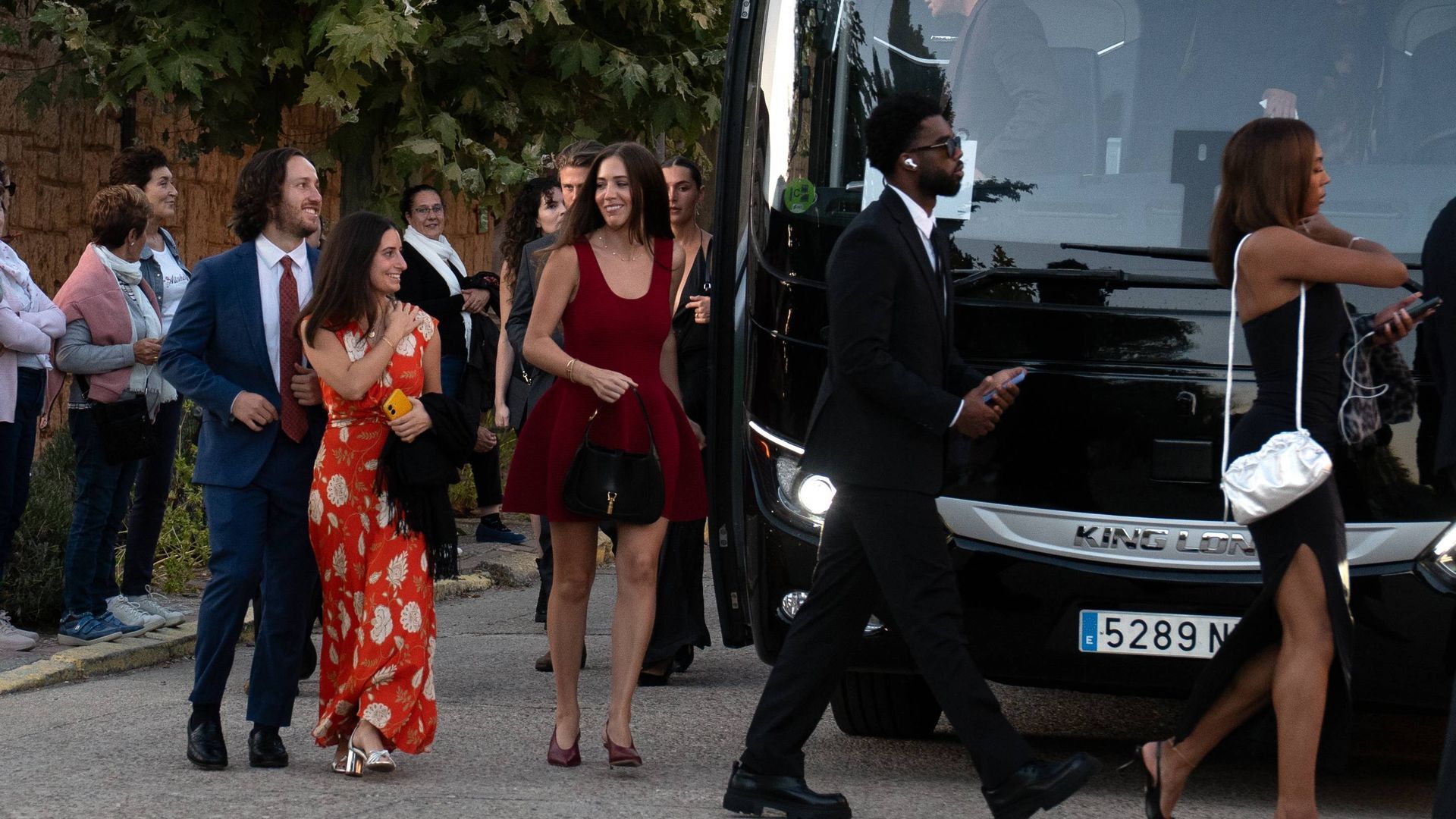 Los asistentes a la preboda de Stella del Carmen Banderas y Alex Gruszynski llegan al lugar de la celebración