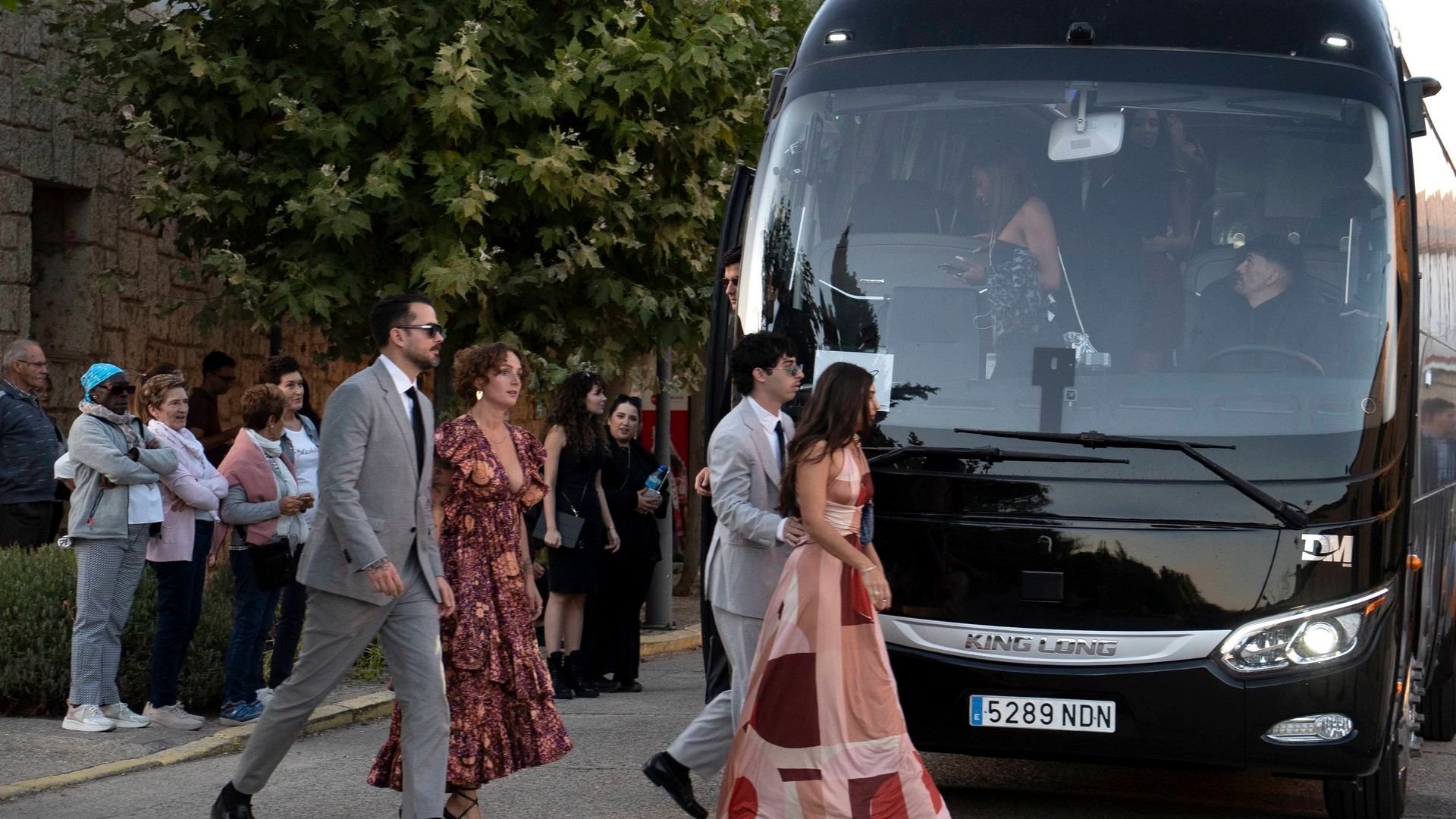 Los asistentes a la preboda de Stella del Carmen Banderas y Alex Gruszynski llegan al lugar de la celebración