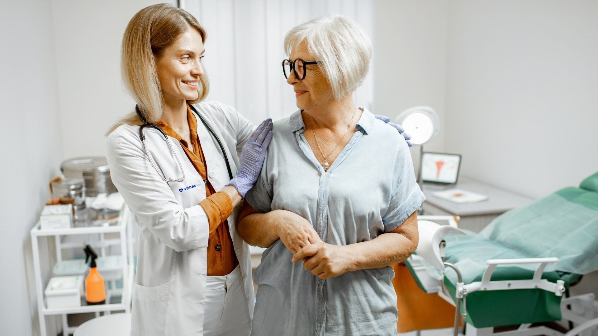 Un experto da las claves para vivir la menopausia con plenitud: "No es una enfermedad, sino un proceso biológico natural"