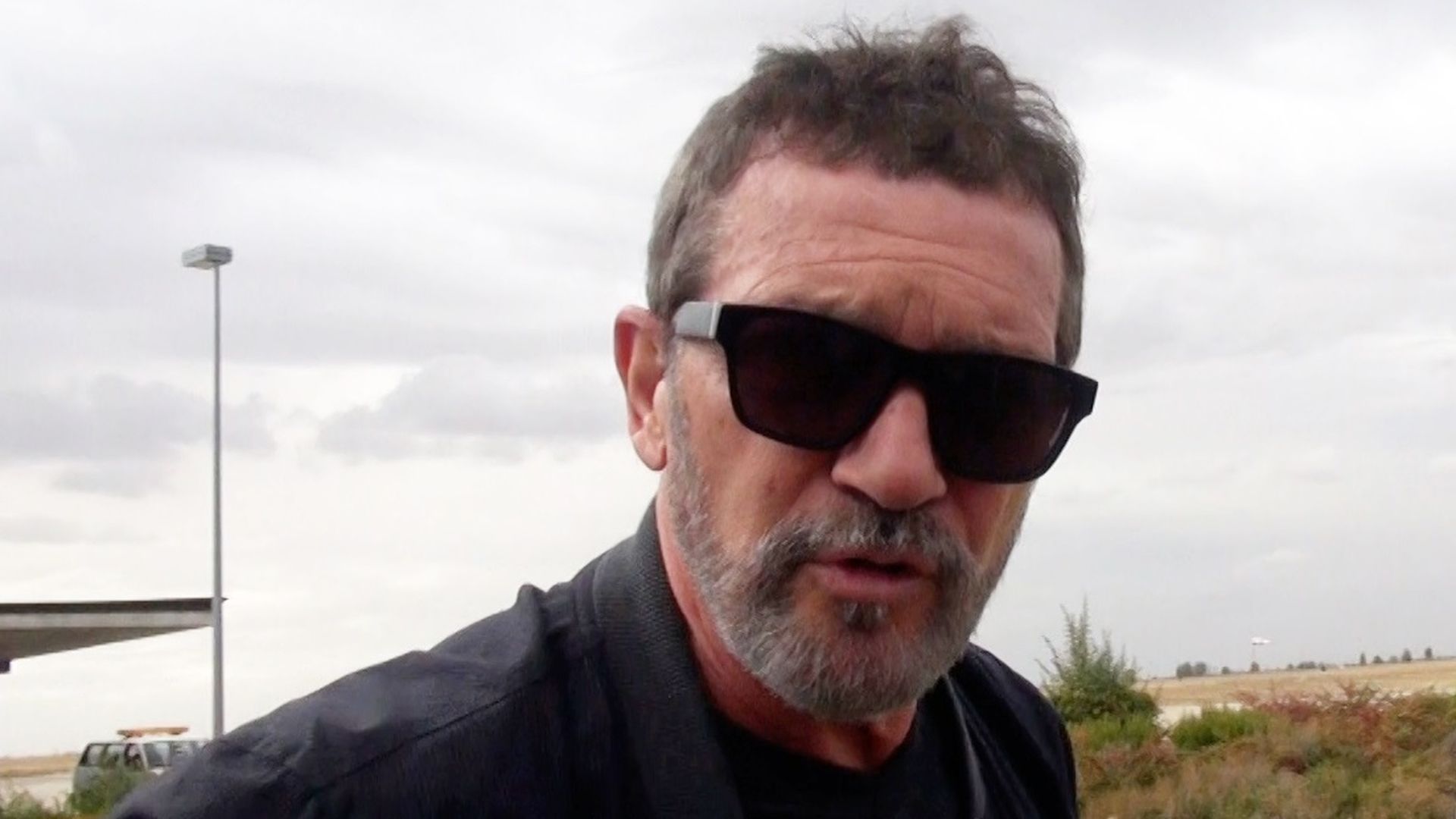 Antonio Banderas se marcha de Valladolid tras la boda de su hija