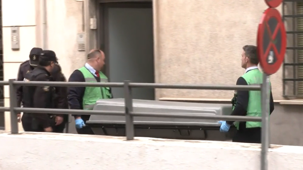 Ataúd para trasladar el cadáver del niño fallecido