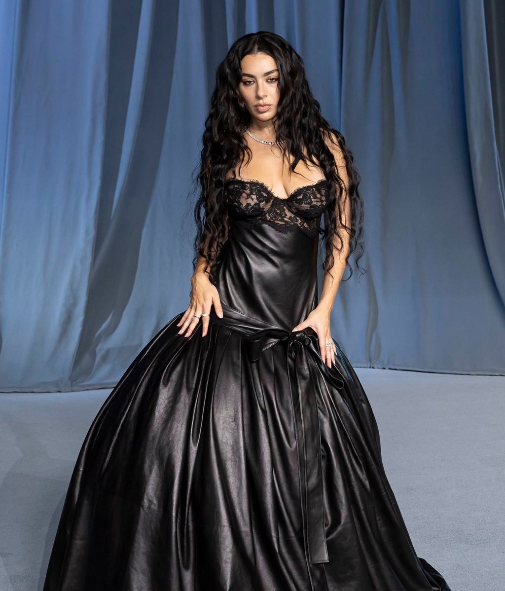 Charli XCX en la Academy Museum Gala