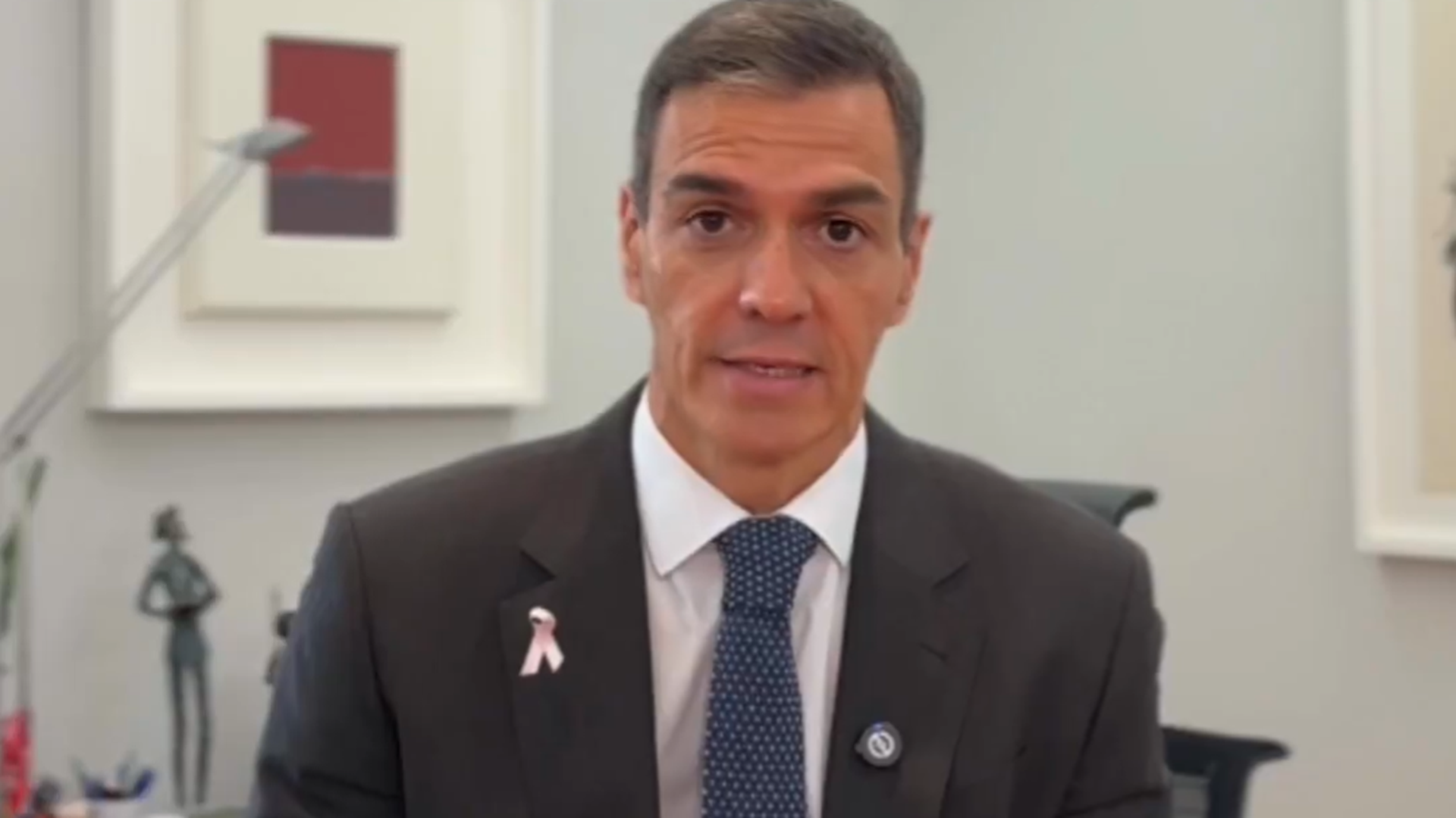 El presidente del Gobierno, Pedro Sánchez, en el Día Mundial contra el Cáncer de Mama